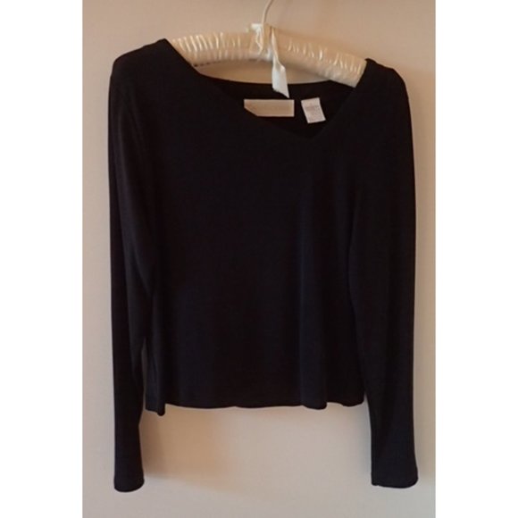 Dramatic designer top with asymmetric neckline - Picture 2 of 6